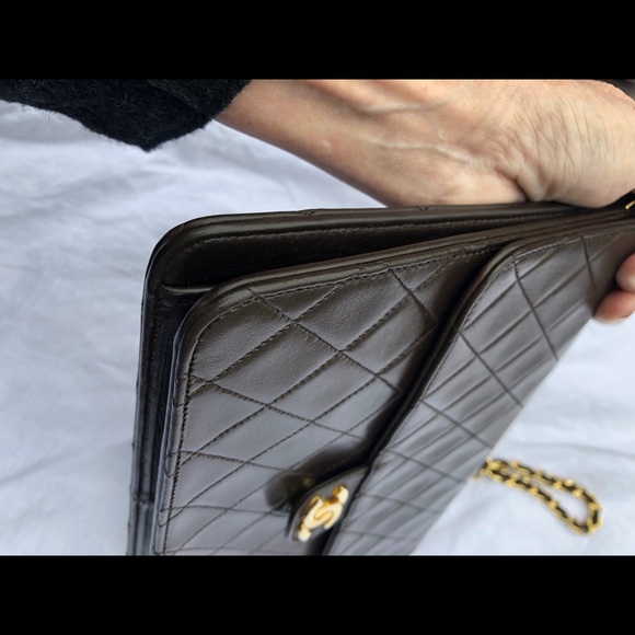 Chanel Single Flap Quilted Lambskin Shoulder Bag - Picture 4 of 14